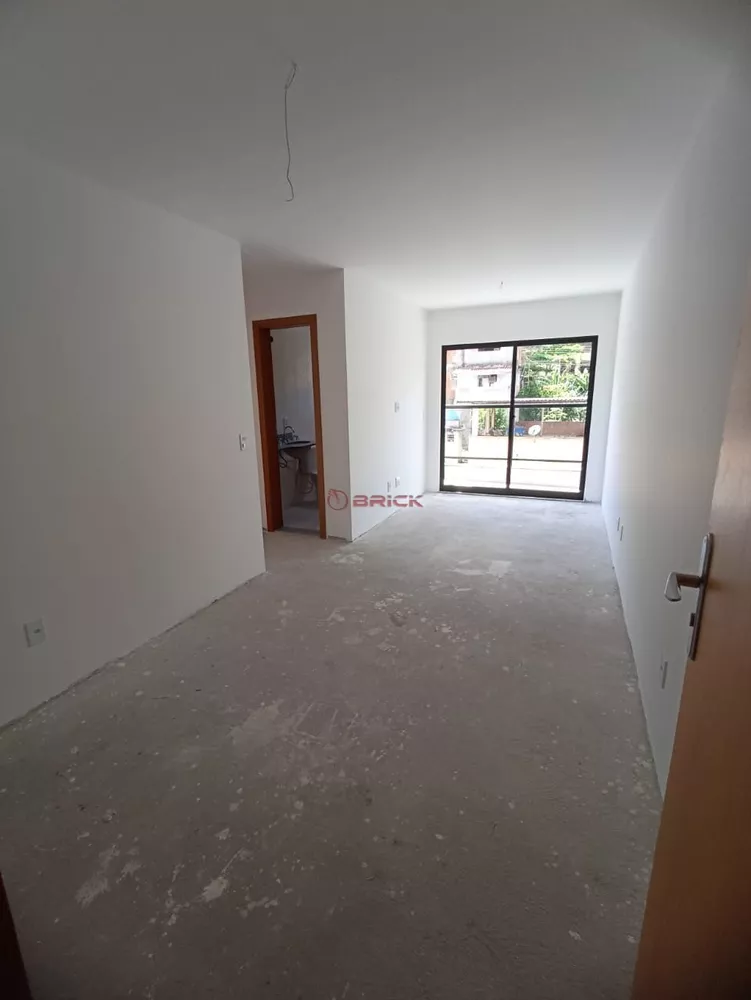 Apartamento à venda com 2 quartos, 60m² - Foto 2