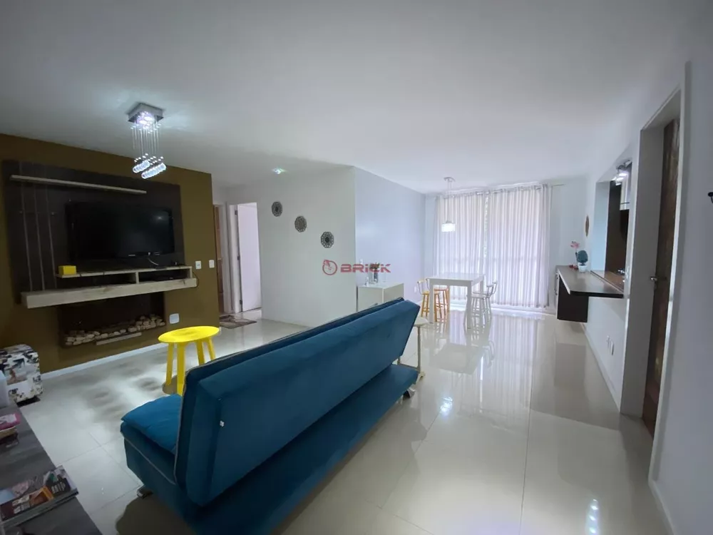 Apartamento à venda com 2 quartos, 80m² - Foto 3