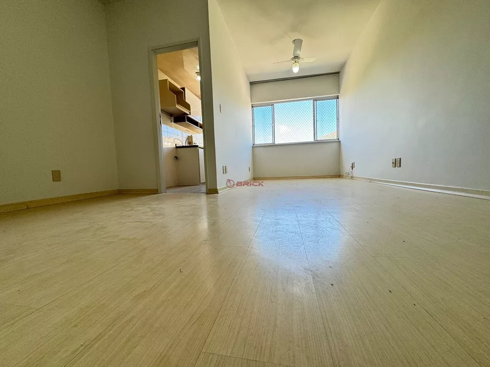 Apartamento à venda com 1 quarto, 42m² - Foto 2