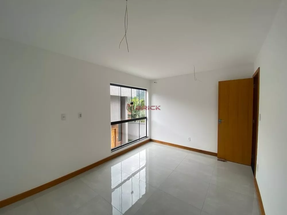 Casa à venda com 3 quartos, 142m² - Foto 8