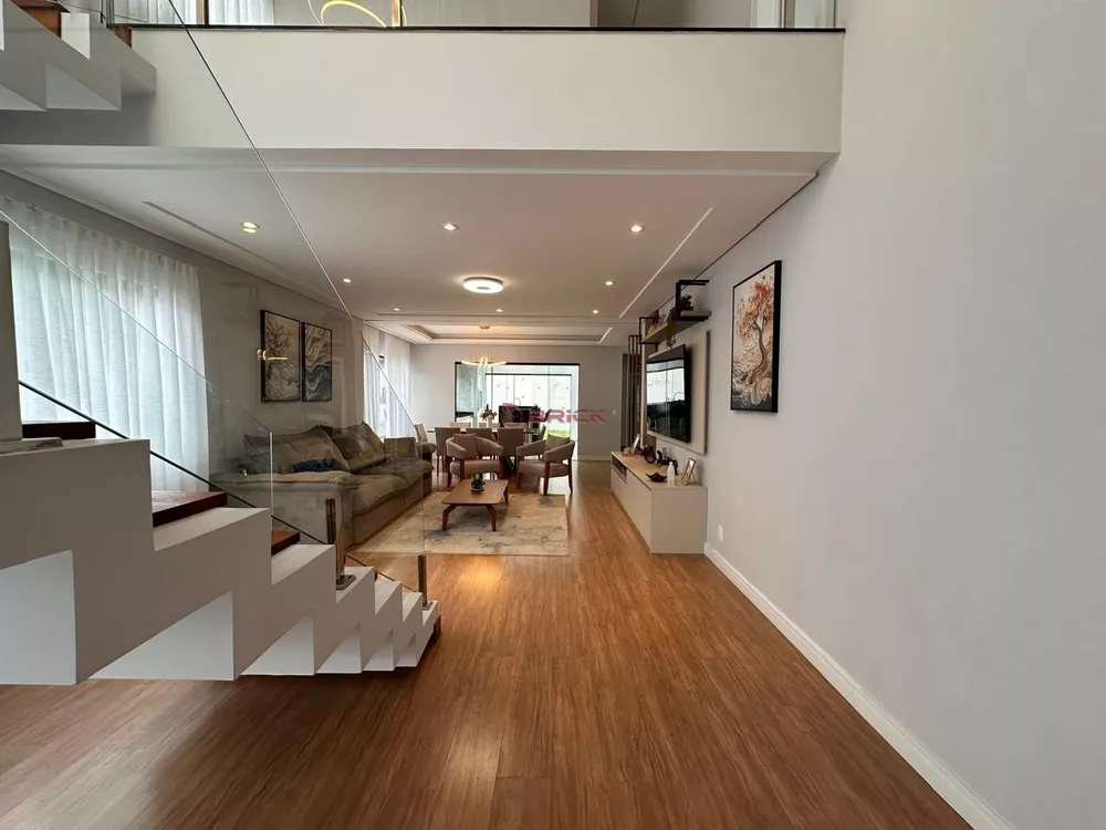 Casa à venda com 4 quartos, 260m² - Foto 4