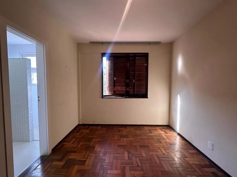 Casa à venda com 4 quartos, 227m² - Foto 10