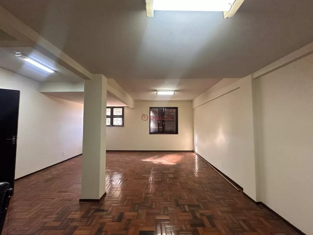 Casa à venda com 4 quartos, 227m² - Foto 17