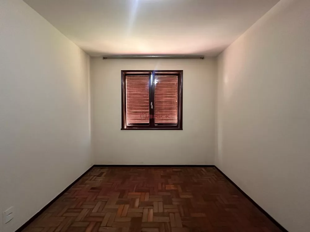 Casa à venda com 4 quartos, 227m² - Foto 13