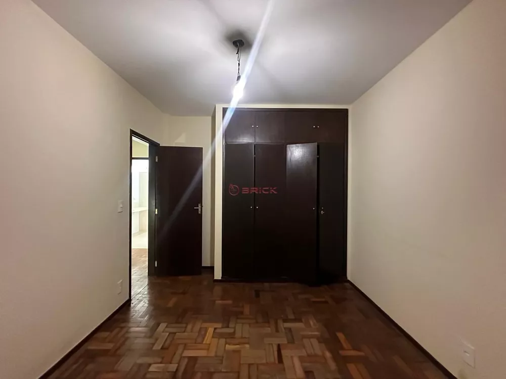 Casa à venda com 4 quartos, 227m² - Foto 14