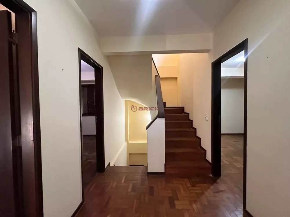 Casa à venda com 4 quartos, 227m² - Foto 6