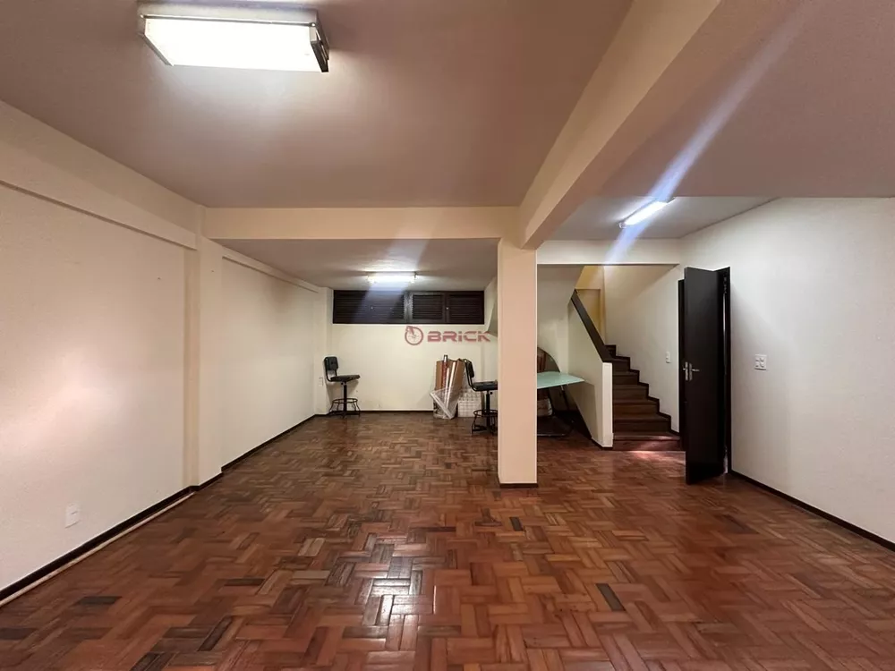 Casa à venda com 4 quartos, 227m² - Foto 18