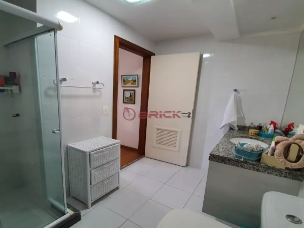 Apartamento à venda com 3 quartos, 142m² - Foto 12