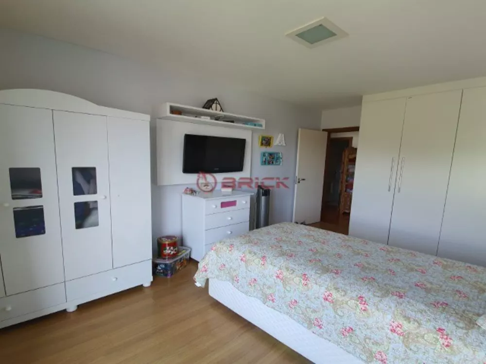 Apartamento à venda com 3 quartos, 142m² - Foto 11