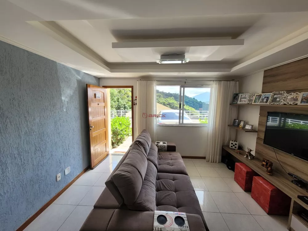 Casa à venda com 3 quartos, 95m² - Foto 2