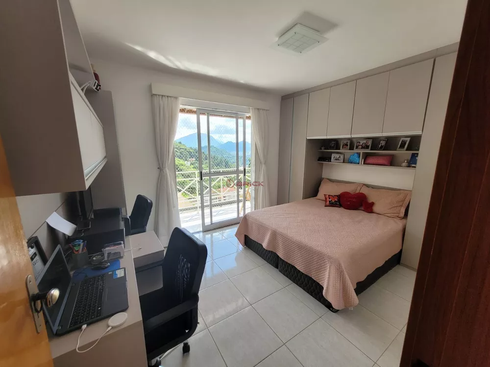 Casa à venda com 3 quartos, 95m² - Foto 4