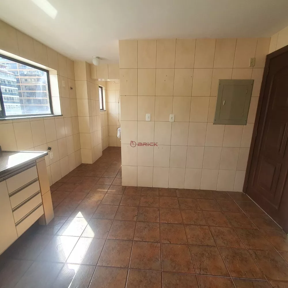 Apartamento à venda com 3 quartos, 92m² - Foto 4