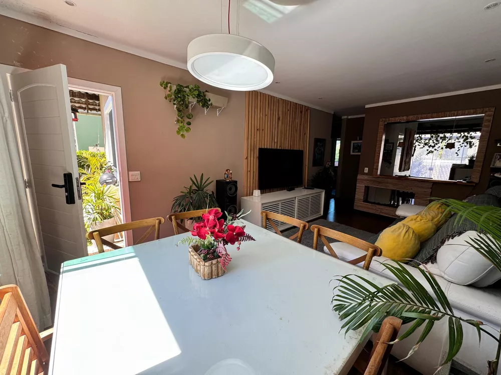 Casa à venda com 3 quartos, 100m² - Foto 4