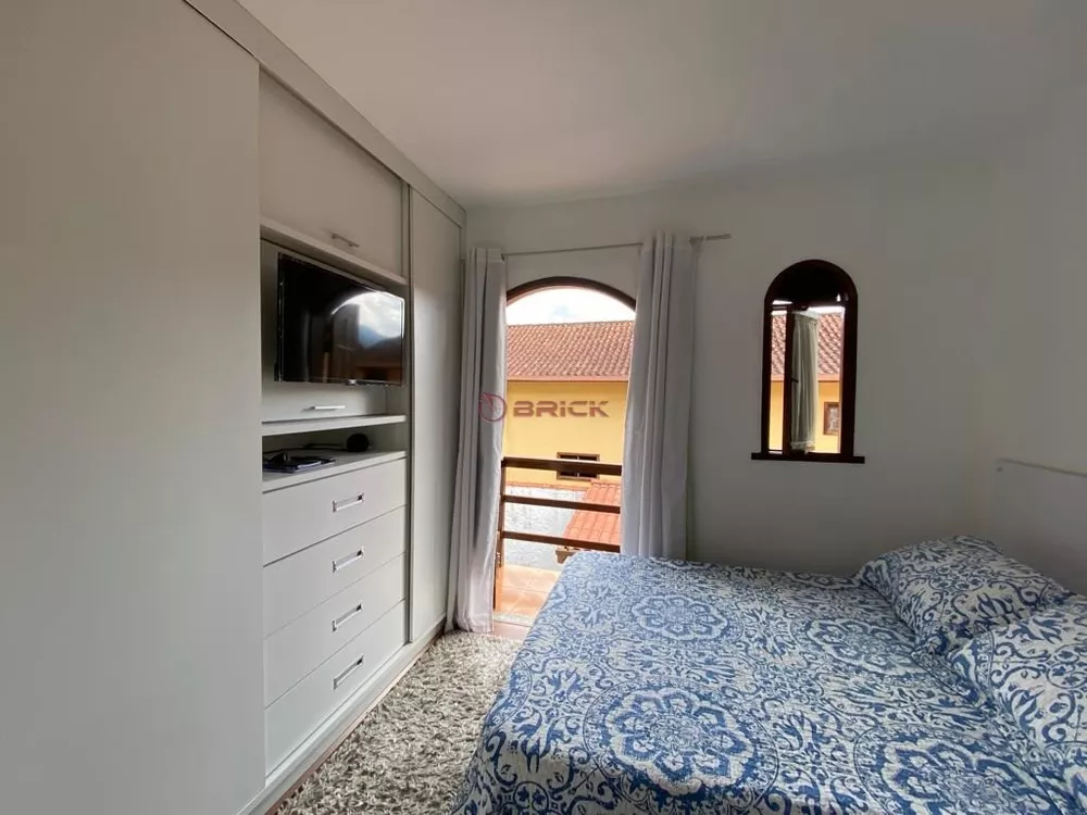 Casa à venda com 2 quartos, 100m² - Foto 4