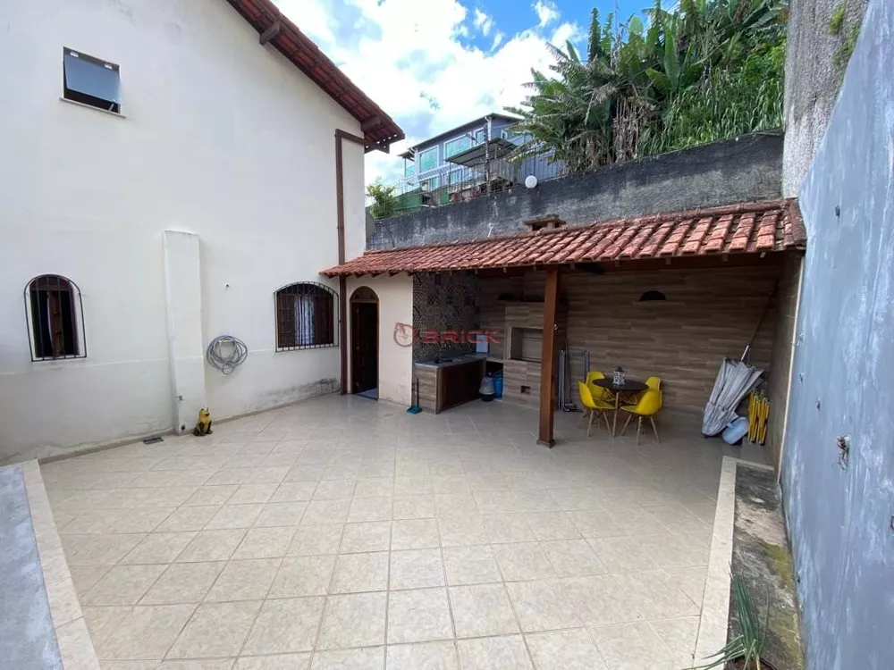 Casa à venda com 2 quartos, 100m² - Foto 11