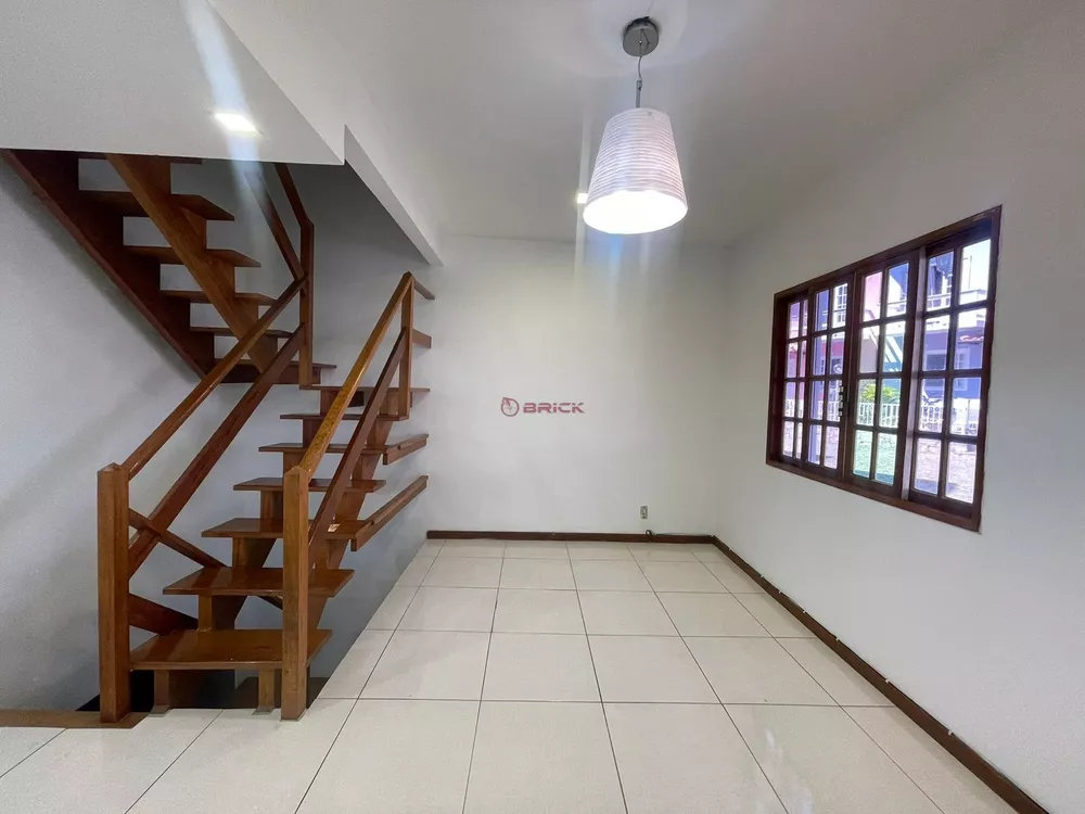 Casa à venda com 3 quartos, 120m² - Foto 3