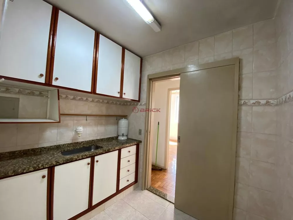 Apartamento para alugar com 2 quartos, 65m² - Foto 8