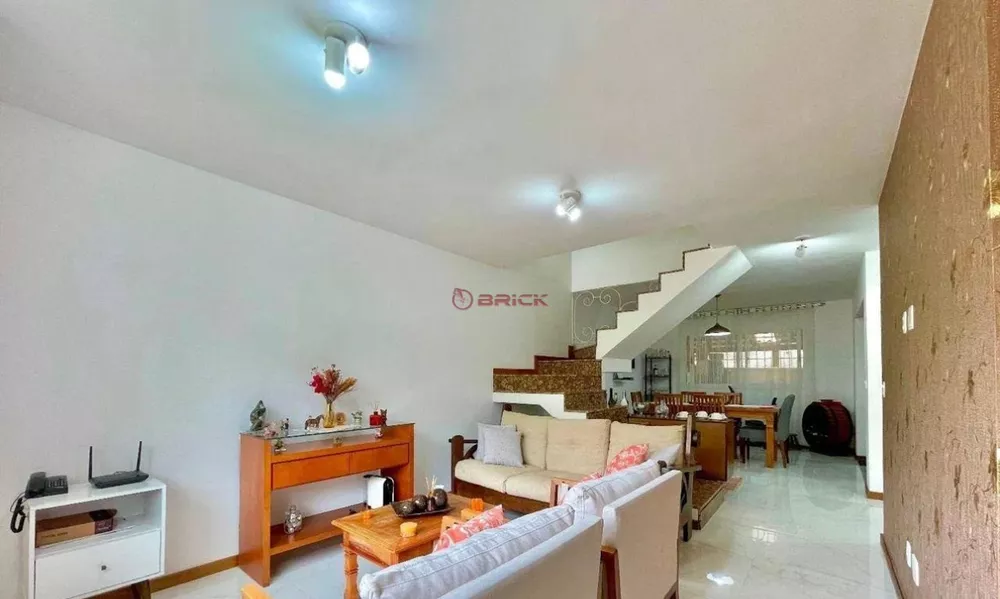 Casa à venda com 4 quartos, 147m² - Foto 4