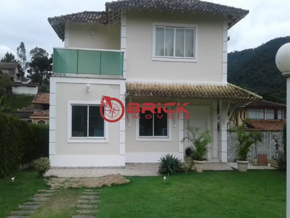 Casa à venda com 4 quartos, 205m² - Foto 2