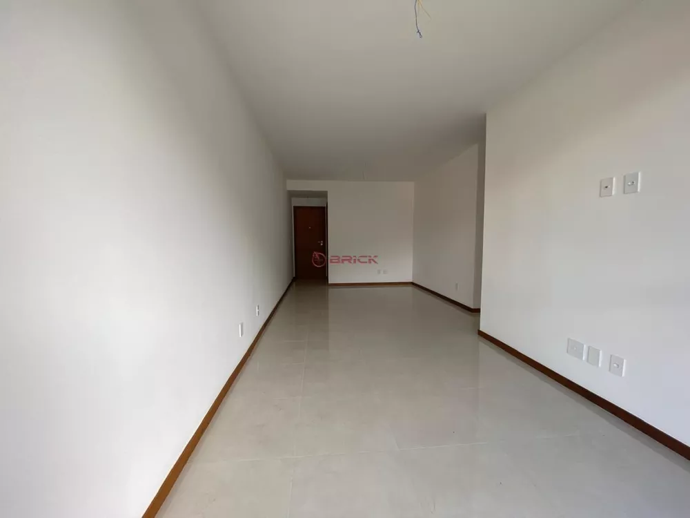 Apartamento à venda com 3 quartos, 100m² - Foto 2