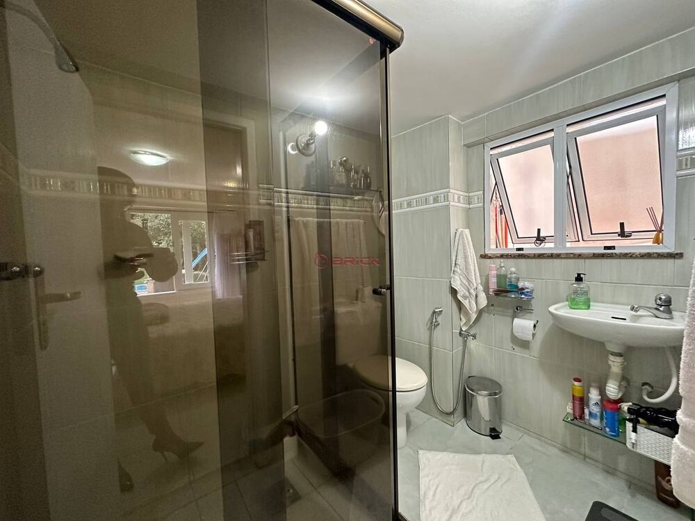 Casa à venda com 5 quartos, 320m² - Foto 2