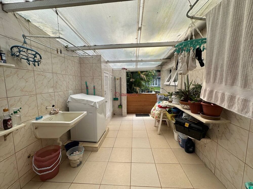 Casa à venda com 5 quartos, 320m² - Foto 3