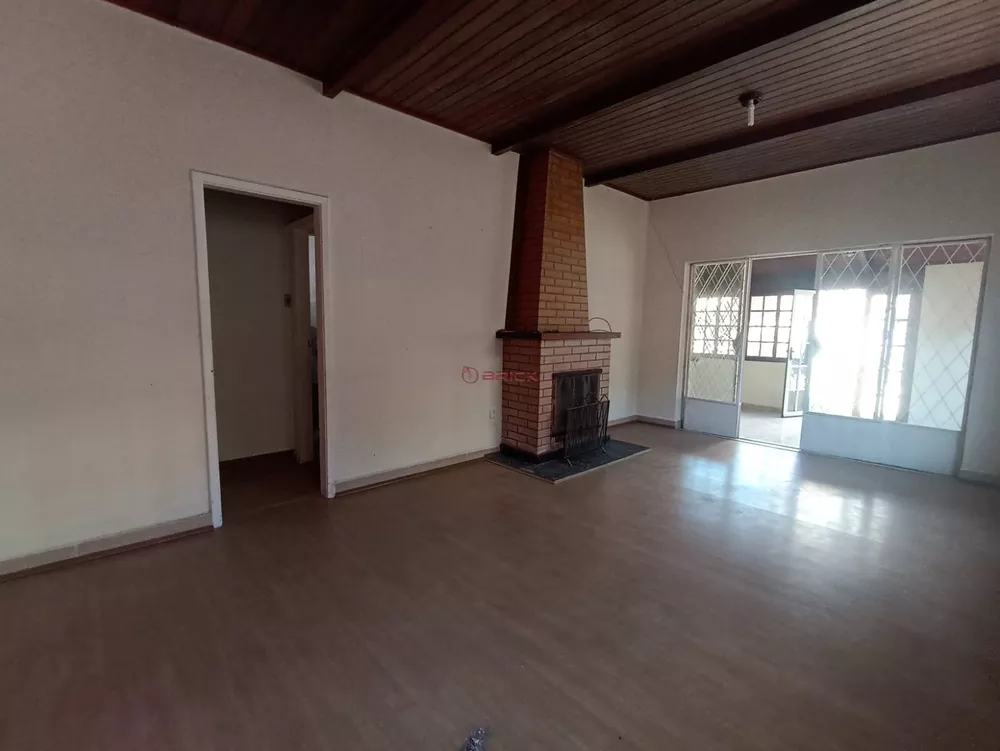 Casa à venda e aluguel com 3 quartos, 177m² - Foto 4