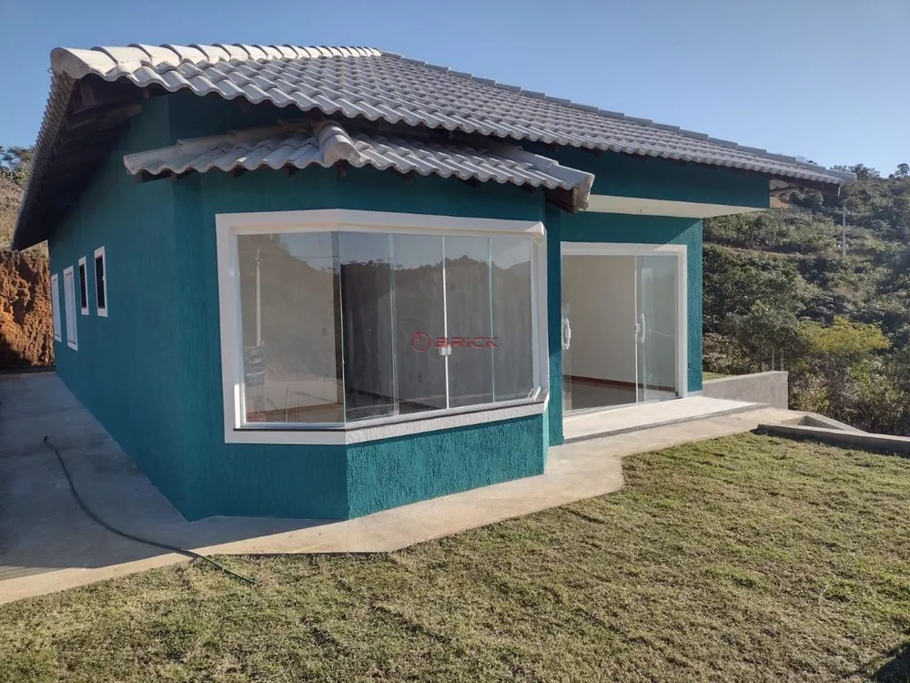 Casa à venda com 3 quartos, 100m² - Foto 1