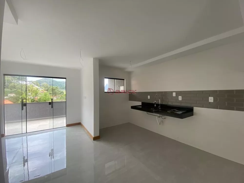 Casa à venda com 3 quartos, 105m² - Foto 2