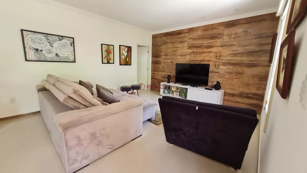 Casa à venda com 3 quartos, 190m² - Foto 4