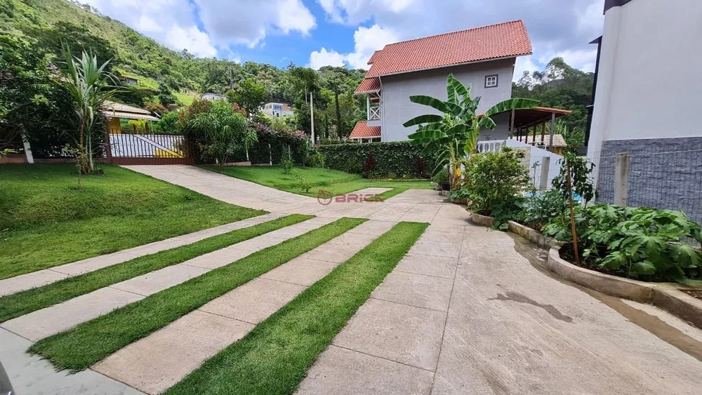 Casa à venda com 3 quartos, 190m² - Foto 1