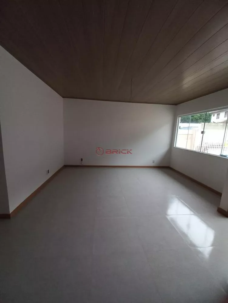 Casa à venda com 2 quartos, 64m² - Foto 3