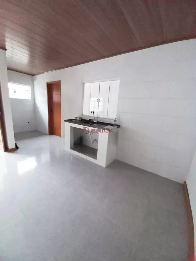 Casa à venda com 2 quartos, 64m² - Foto 6