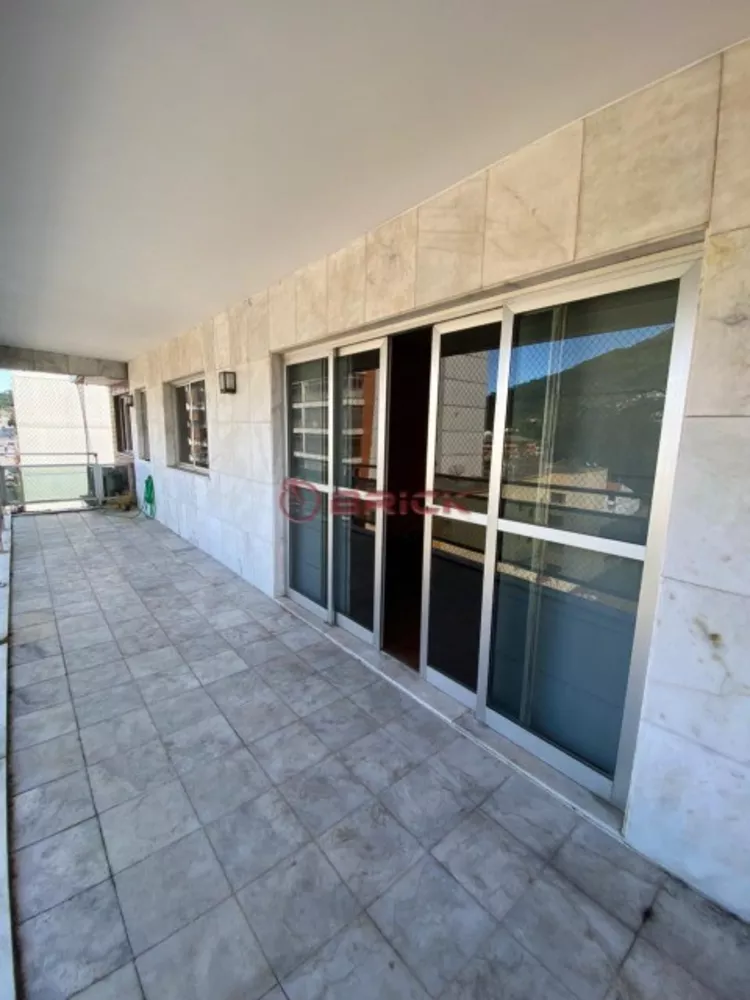 Apartamento à venda com 3 quartos, 130m² - Foto 4