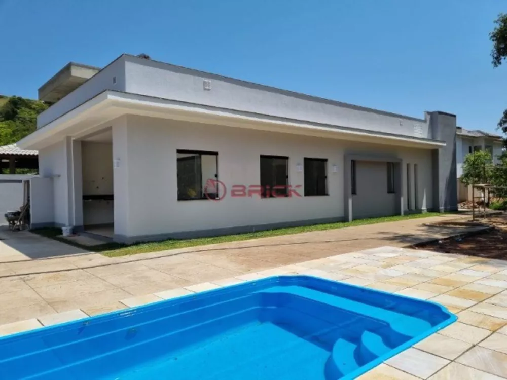 Casa à venda com 3 quartos, 136m² - Foto 2