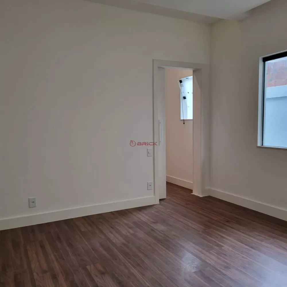 Casa à venda com 3 quartos, 136m² - Foto 4