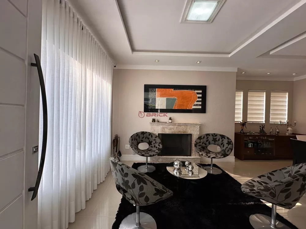 Casa à venda com 4 quartos, 270m² - Foto 3