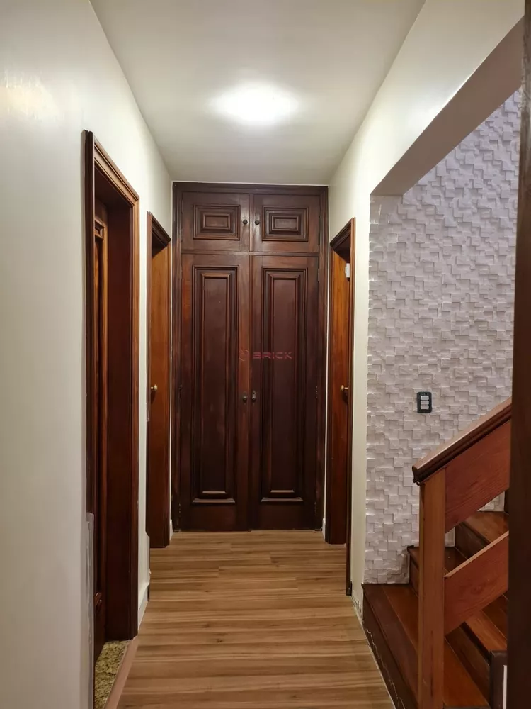 Casa à venda com 5 quartos, 318m² - Foto 6