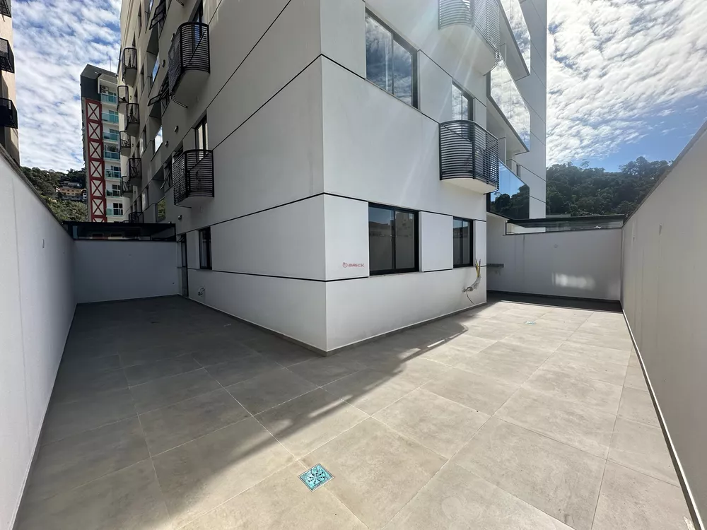 Apartamento à venda com 3 quartos, 130m² - Foto 2