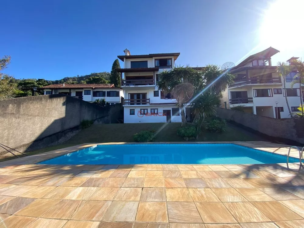 Casa à venda com 5 quartos, 440m² - Foto 1