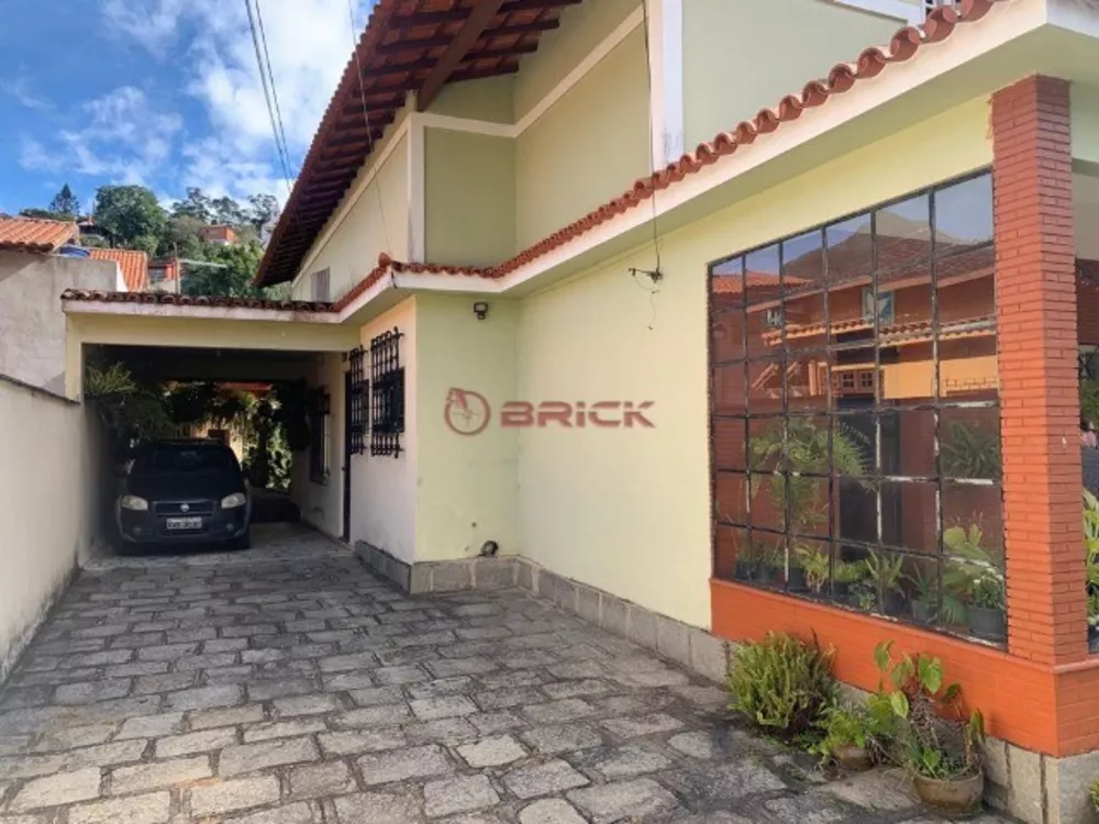 Casa à venda com 4 quartos, 120m² - Foto 2