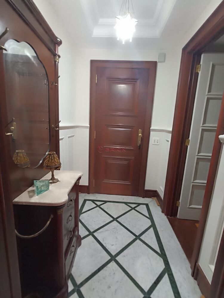 Apartamento para alugar com 3 quartos, 220m² - Foto 2