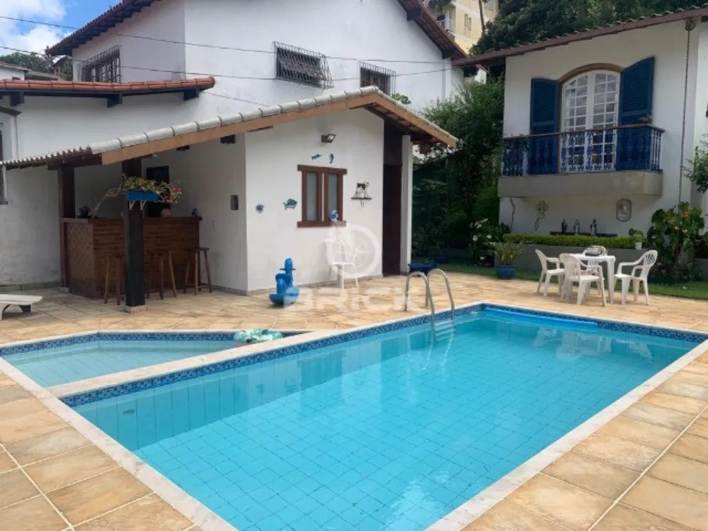 Casa à venda com 4 quartos, 250m² - Foto 2