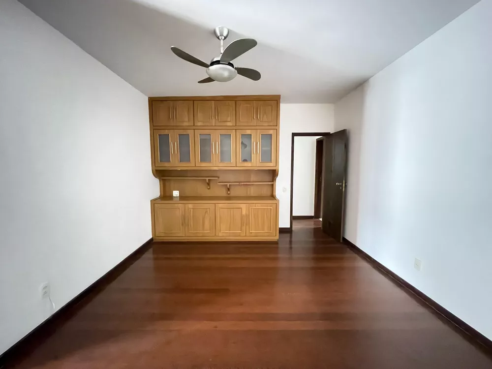 Apartamento à venda com 3 quartos, 130m² - Foto 4