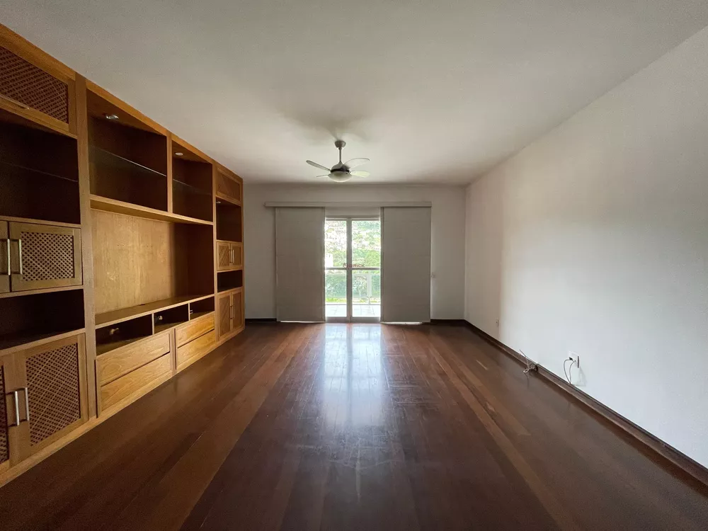 Apartamento à venda com 3 quartos, 130m² - Foto 1