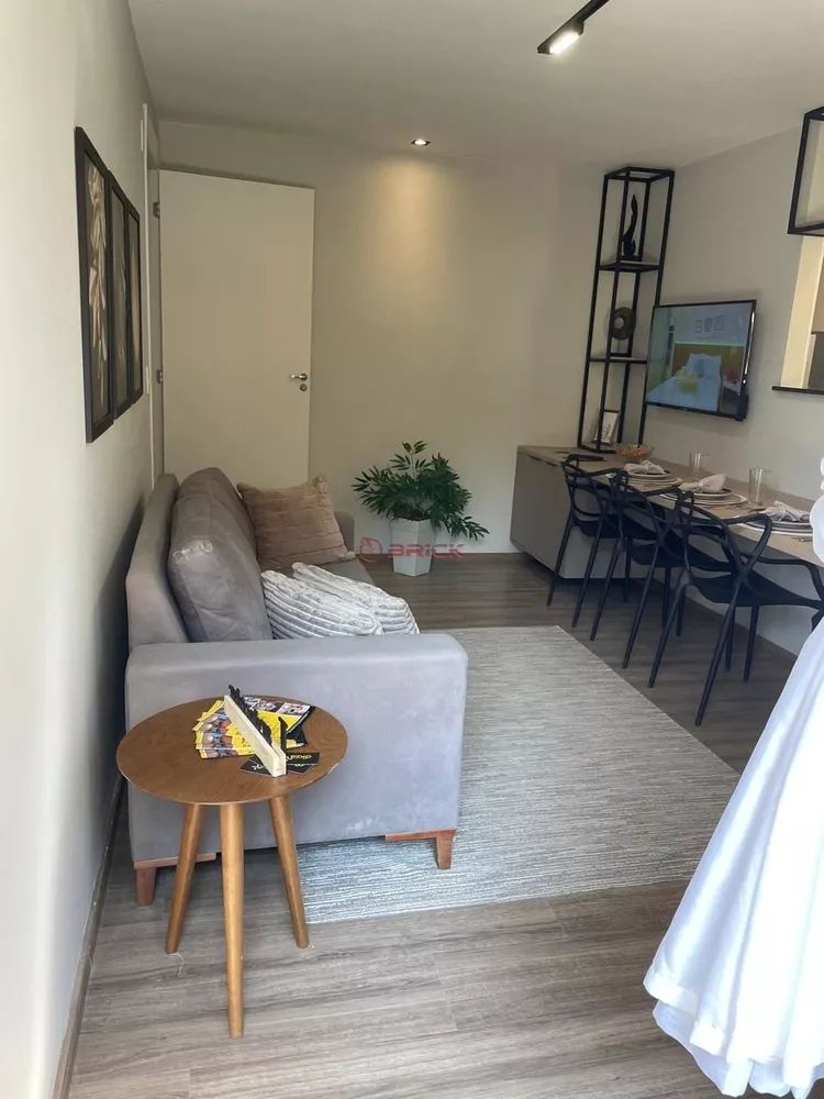 Apartamento à venda com 2 quartos, 60m² - Foto 2