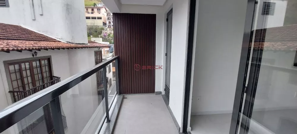 Apartamento à venda com 2 quartos, 70m² - Foto 3