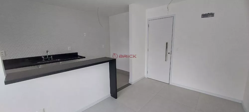 Apartamento à venda com 2 quartos, 70m² - Foto 4