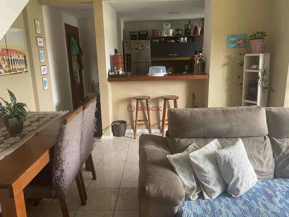Apartamento à venda com 2 quartos, 70m² - Foto 1