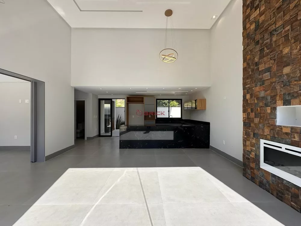 Casa à venda com 3 quartos, 200m² - Foto 3